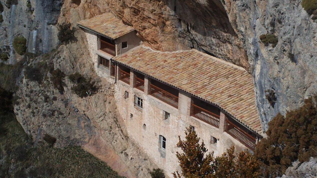 Hotel Villa De Ayerbe Exterior foto